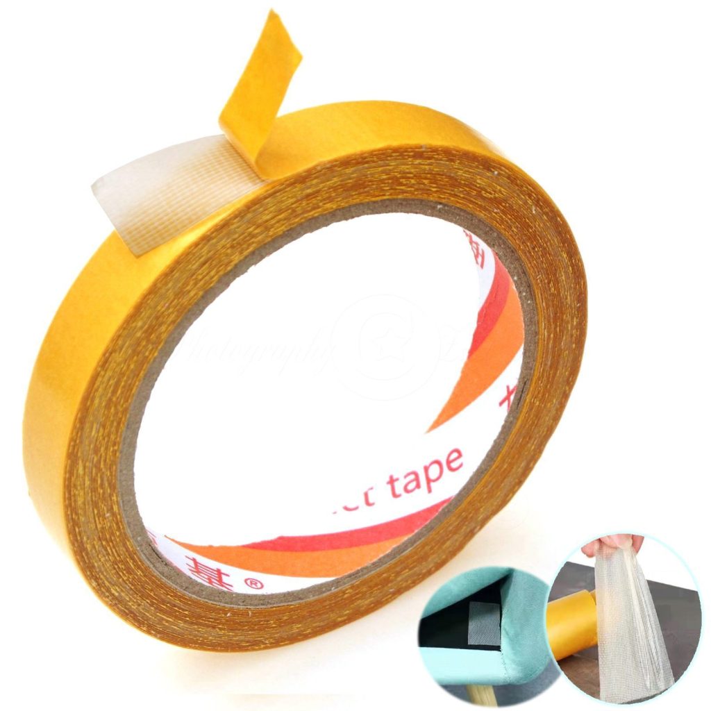 Neprůhledná lepicí páska v rolích pro upevnění koberců a čalounění, 15 mm × 10 m
